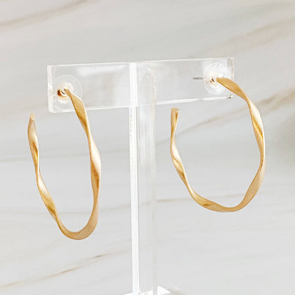 Gentle Wave Sleek Hoop Earrings: Gold