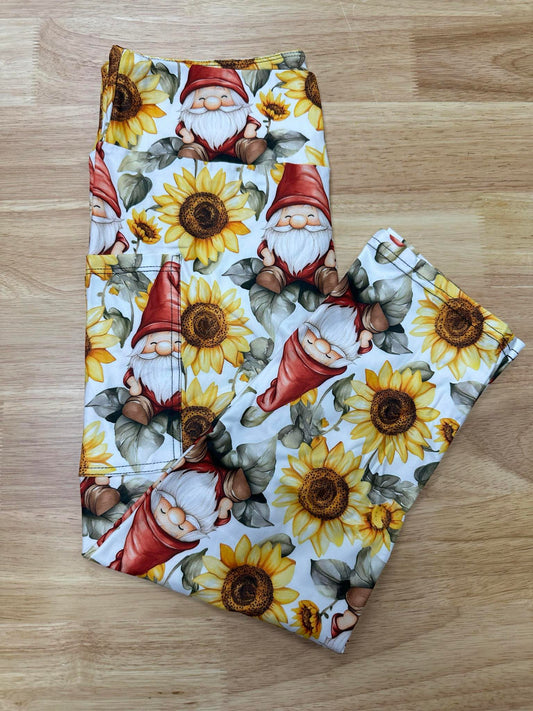 Sunflower Gnome Capri w/ Pockets