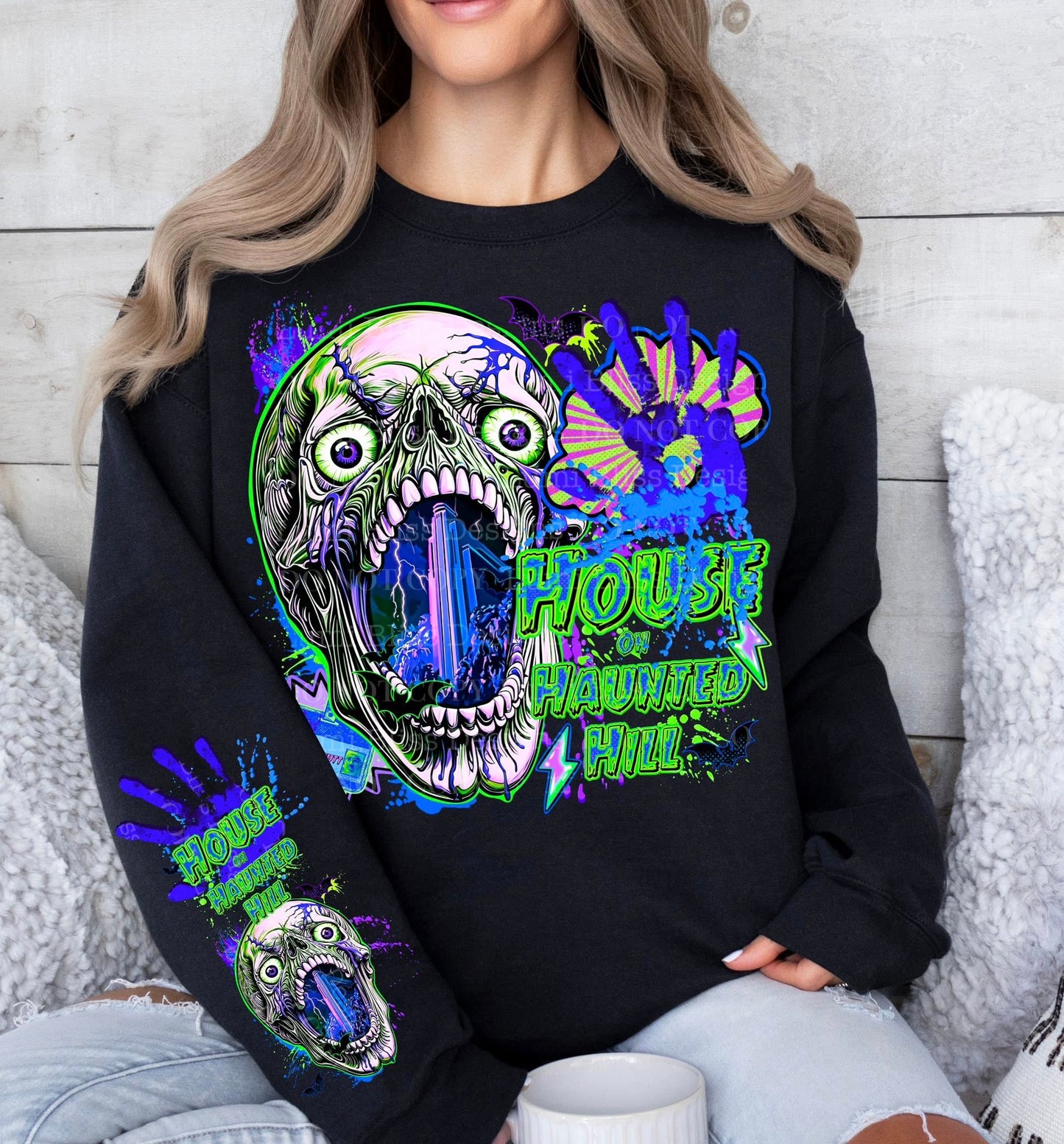 HAUNTED HILL-CREWNECK SWEATSHIRT W/ SLEEVE PRINT