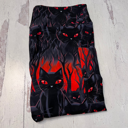 Black Cat Red Eyes - Leggings with Pockets