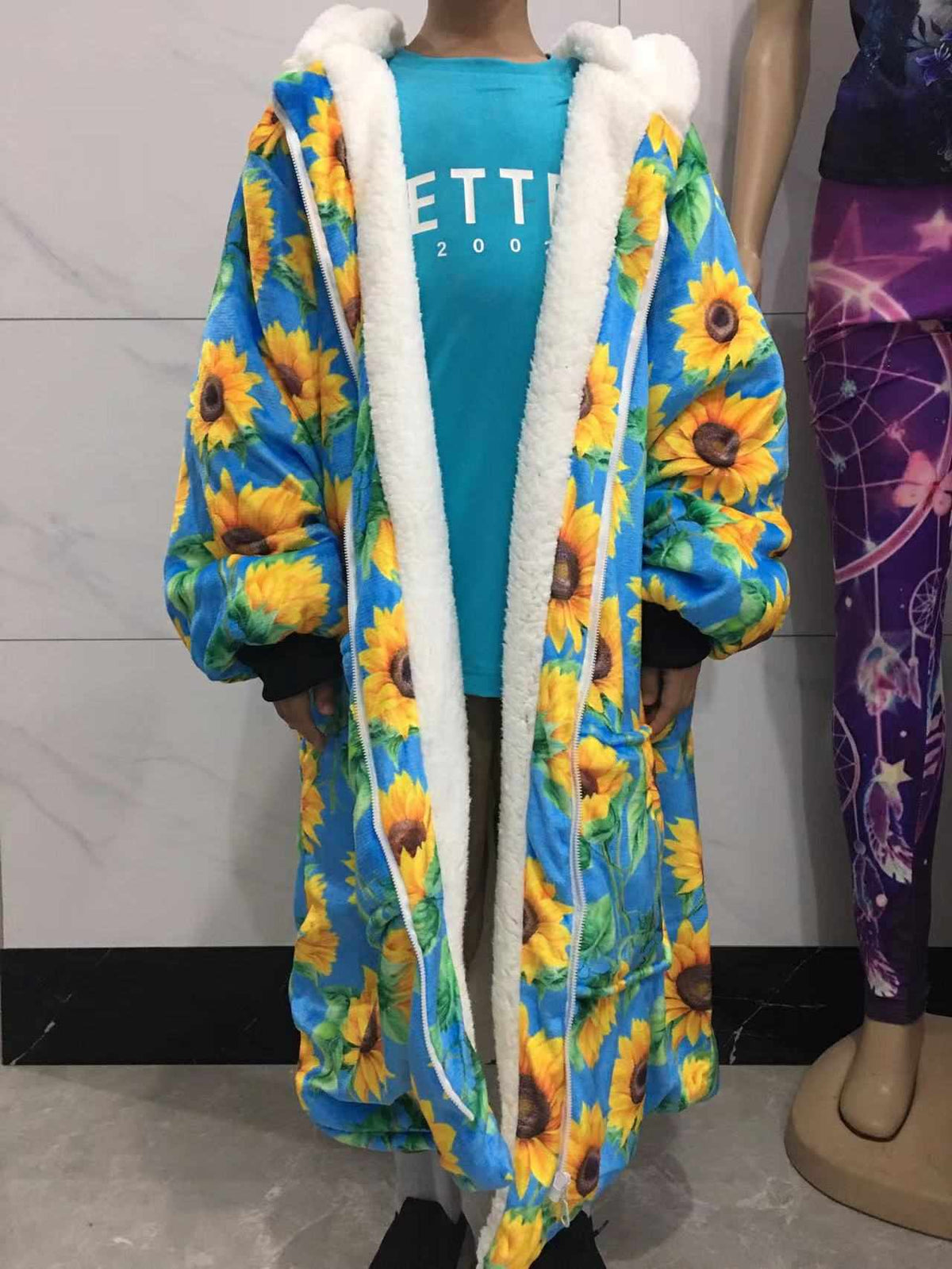 HOLIDAY ROCK-HOODIE BLANKET PREORDER-CLOSING 9/20